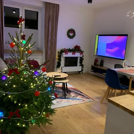 Nowy Apartament, Dobrze Wyposazony, Blisko W Gorki, Dostep Na Kod Апартаменты